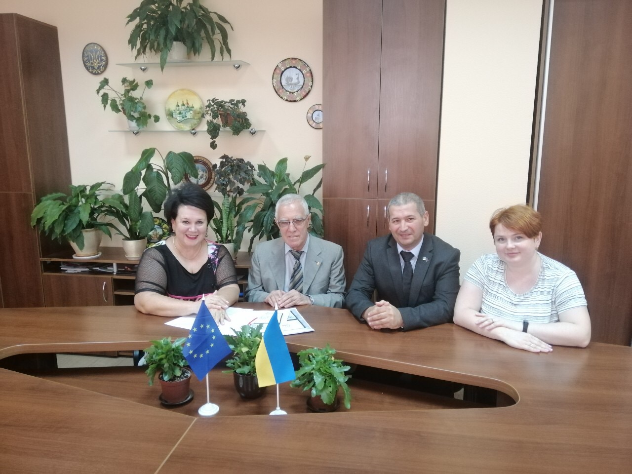 Робоча зустріч дирекції ННІНО з головою правління громадської організації «Інститут народної дипломатії»