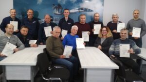 Навчання фахівців з технічного обслуговування повітряних суден.