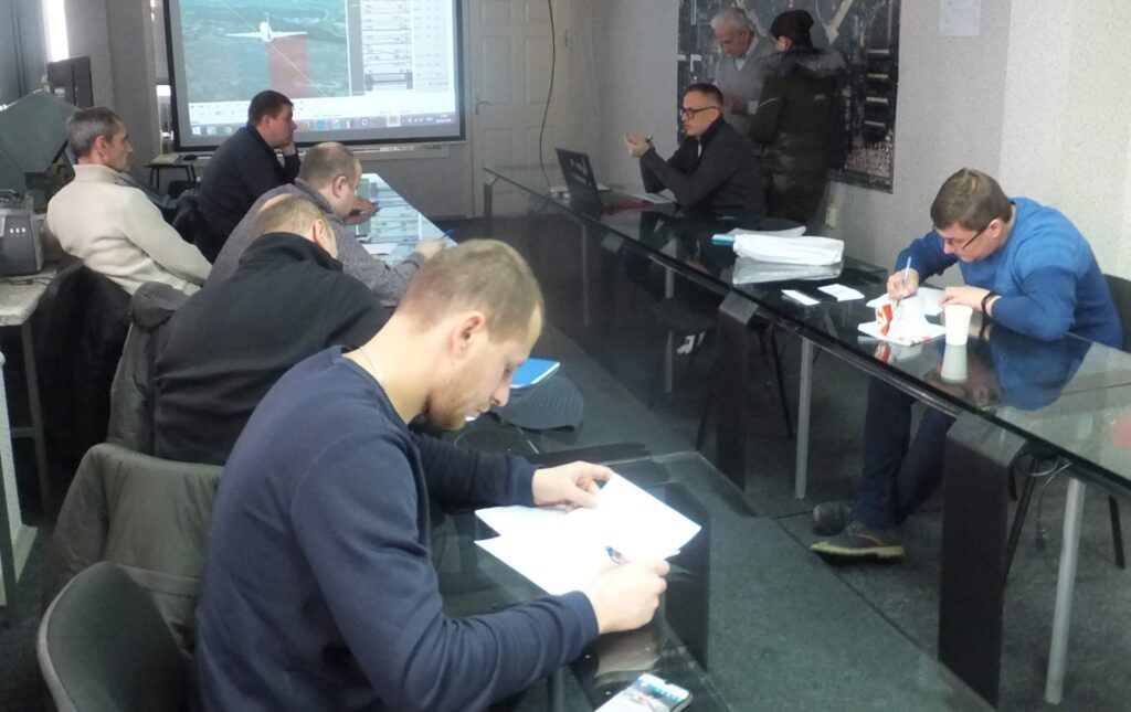 Курси «Моніторинг польотних даних»